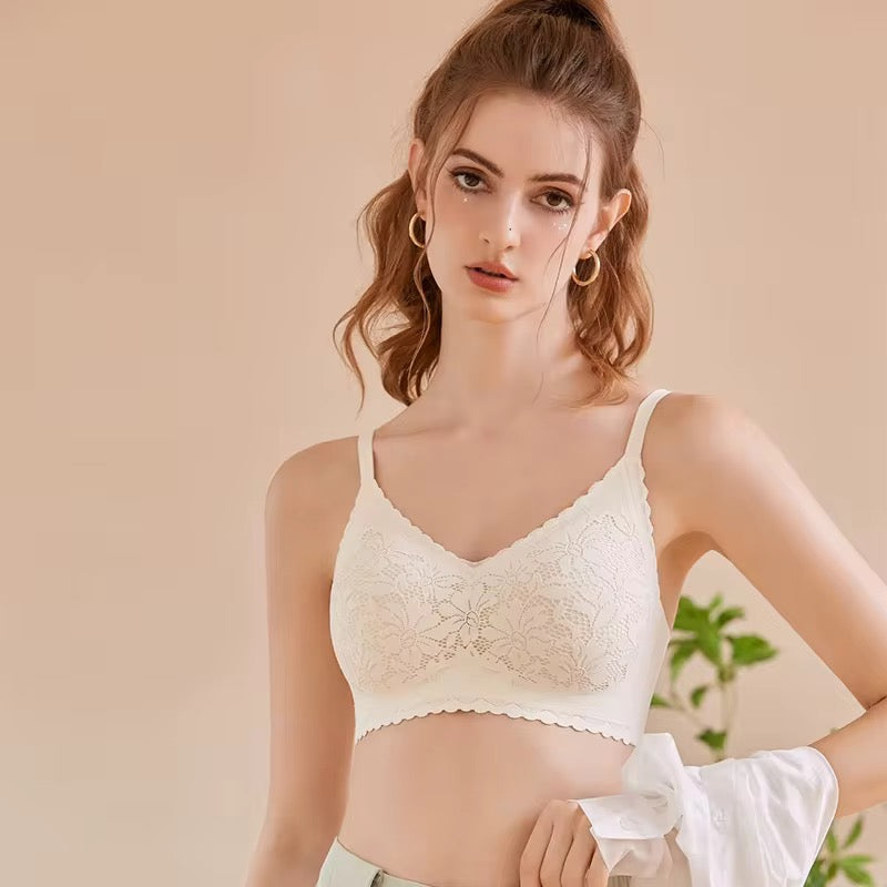 Intimate Lace Comfort Bra – Wireless Soft Cup with Back Hook Closure