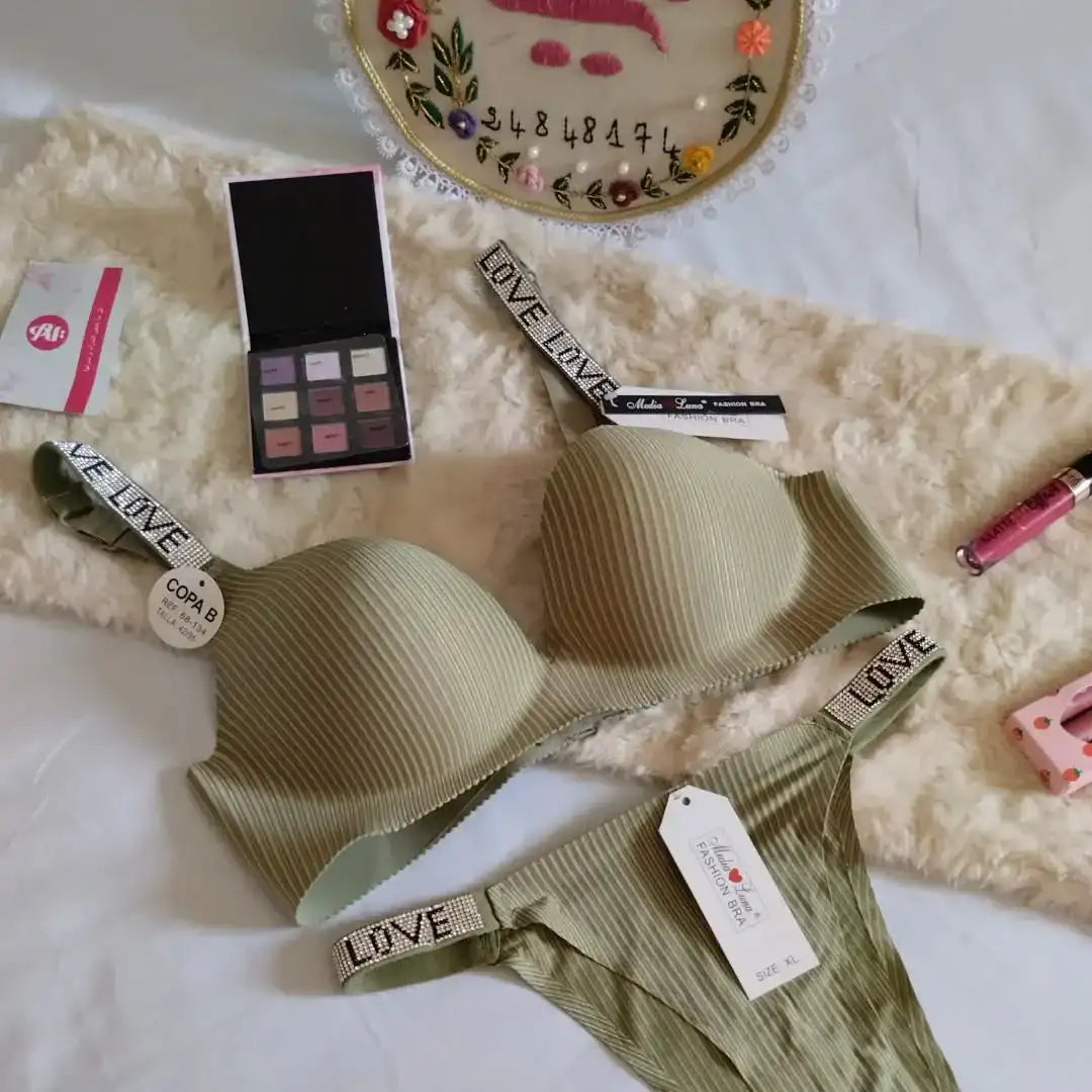 Intimate Love Secret T-Shirt Bra & Underwear Set