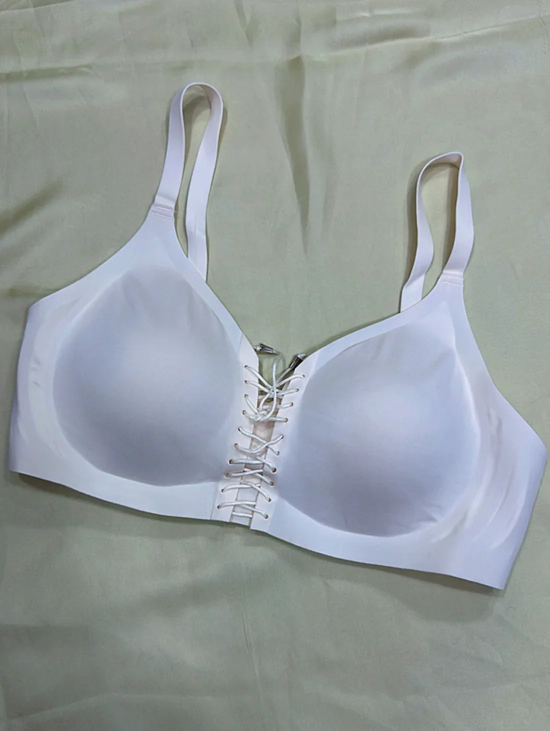 Intimate T-Shirt Bra Front Lace Style Seamless Bra